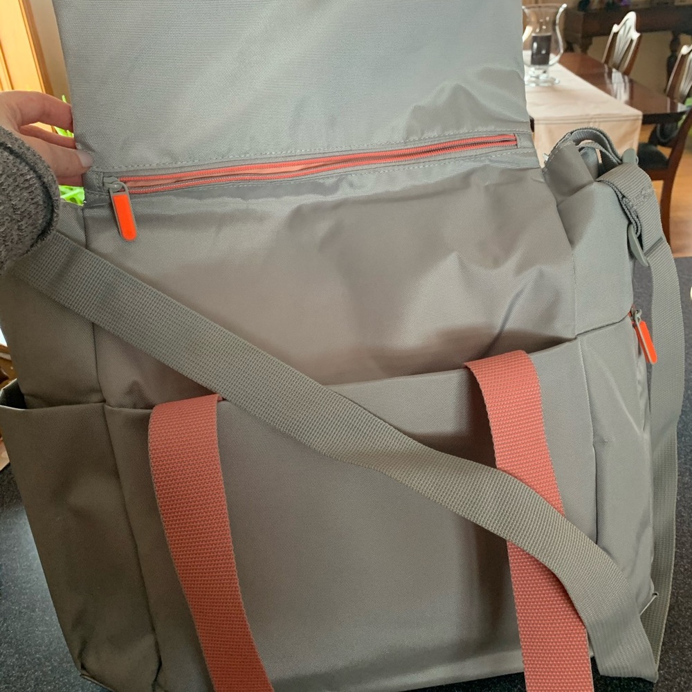 Diaper bag - Picture 4 of 6